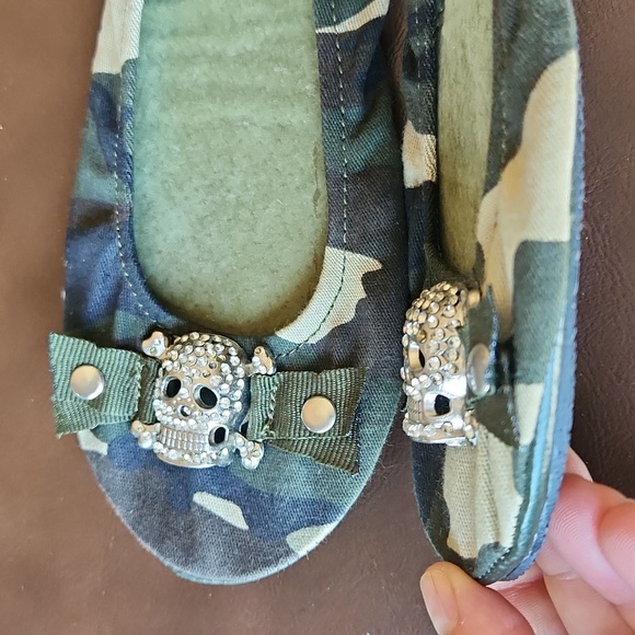 KONVINE camouflage skulls ballet flats size small (6-6.5) - Picture 8 of 11